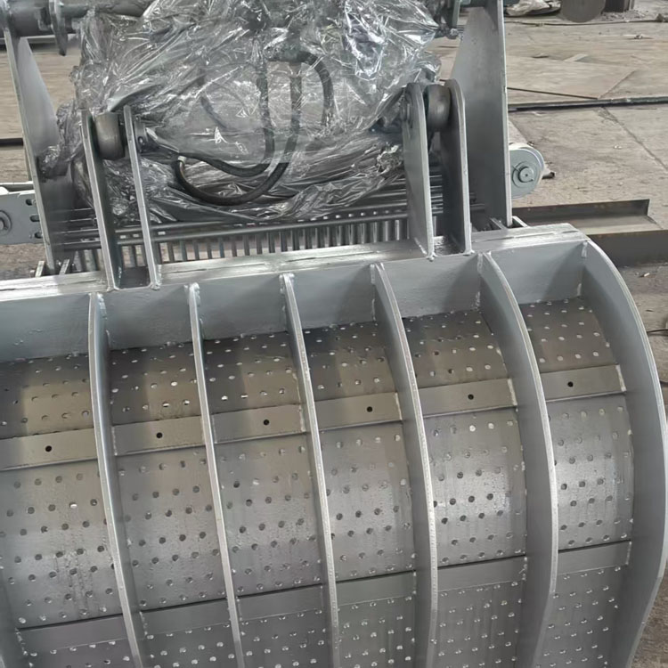 Mobile Grab Trash Rake Exported to Vietnam